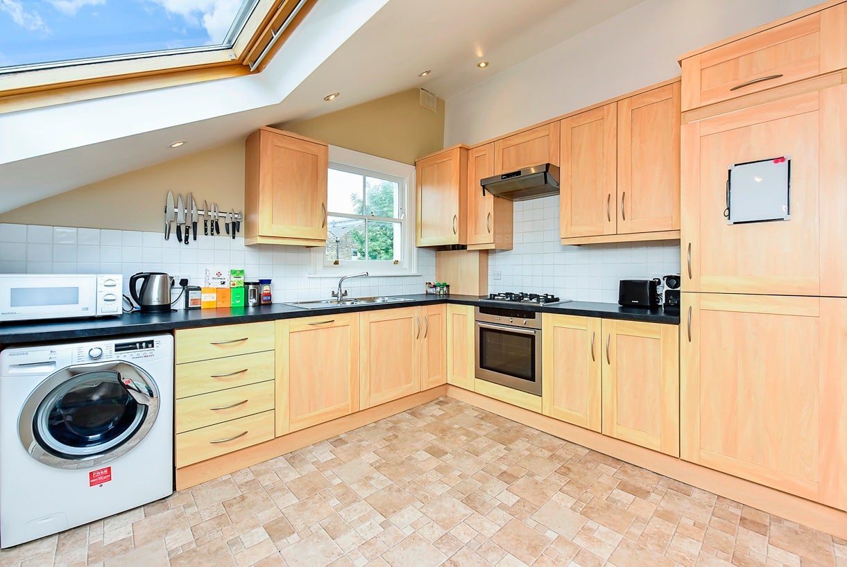 Flat Raeburn Street in Greater London