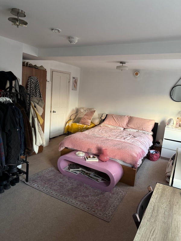 Room St. John Street in Greater London