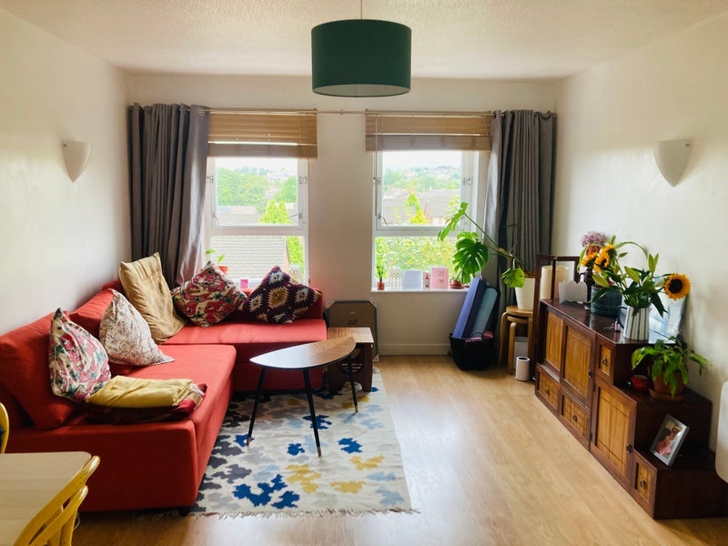 Room Succoth Street in Glasgow