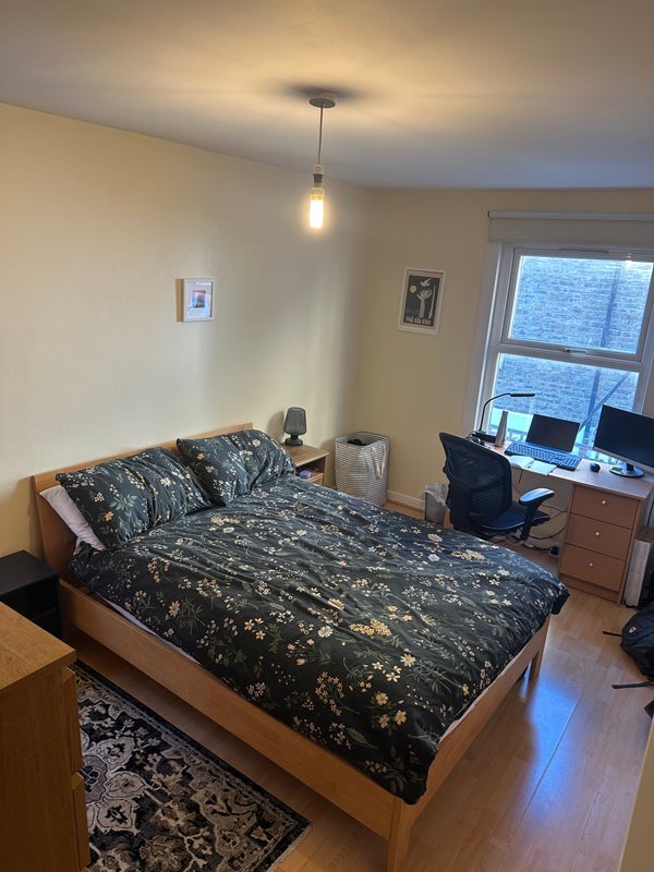Room Landor Road in Greater London