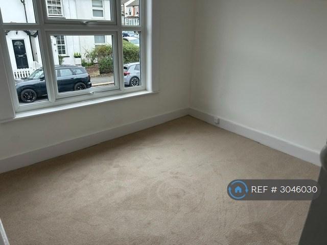 House Rosebery Road in Hertsmere