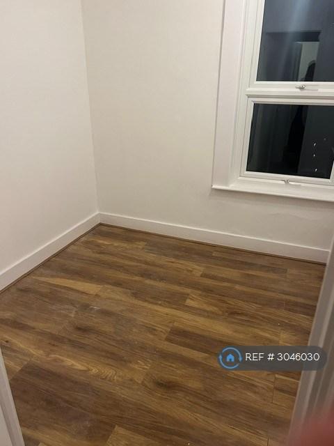 House Rosebery Road in Hertsmere
