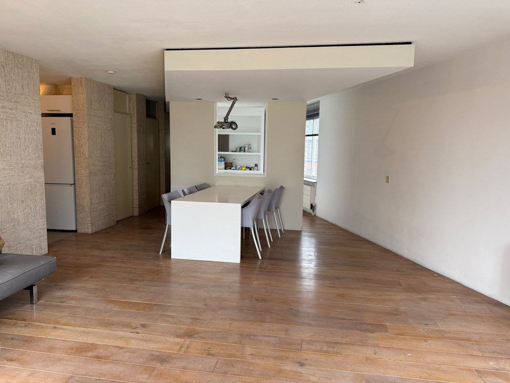 Flat Troelstrakade in Den Haag