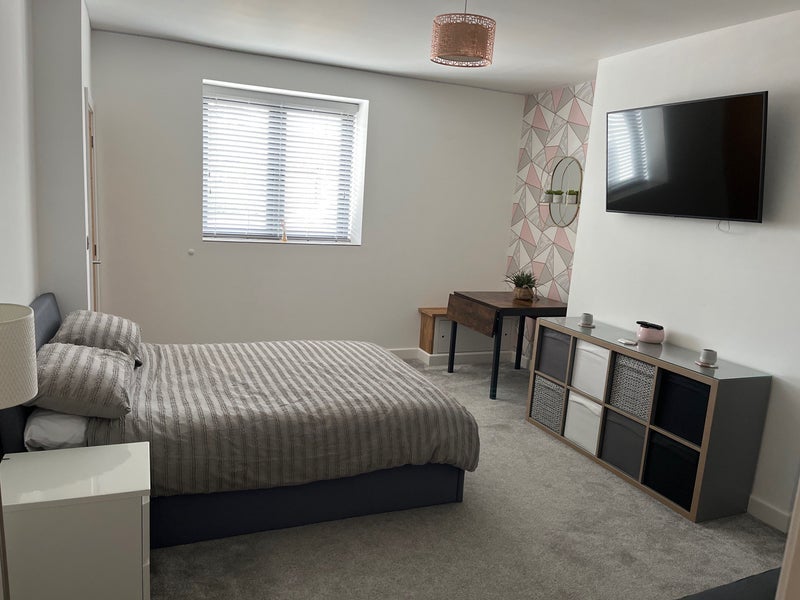 Room Peterswell Road in Barry