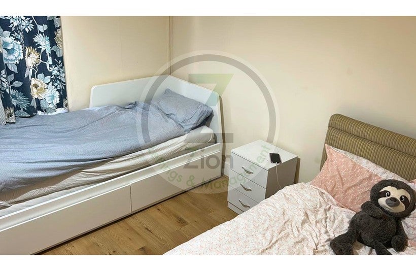 Flat Seaforth Avenue in Greater London