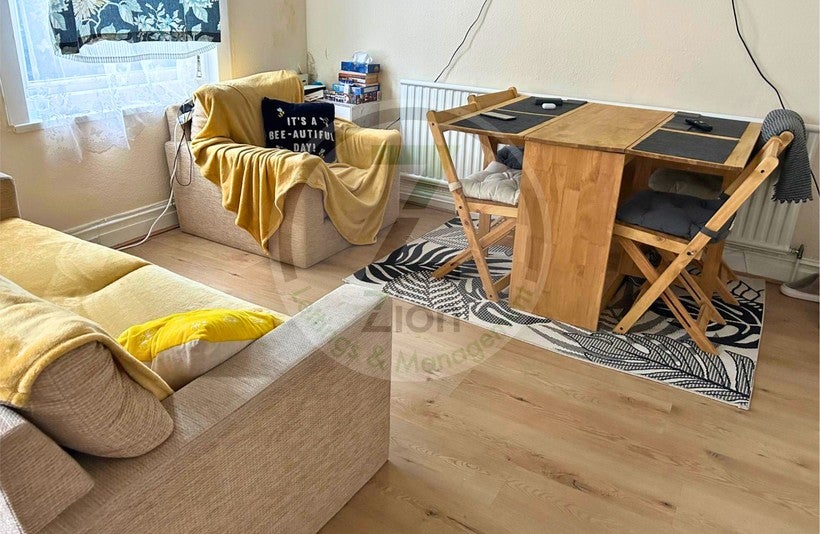 Flat Seaforth Avenue in Greater London