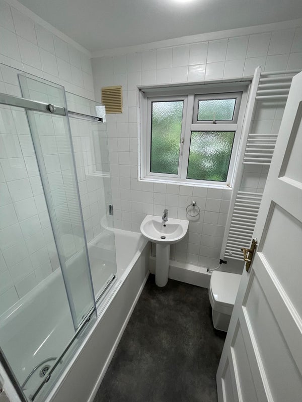 Room Ethelbert Road in Greater London