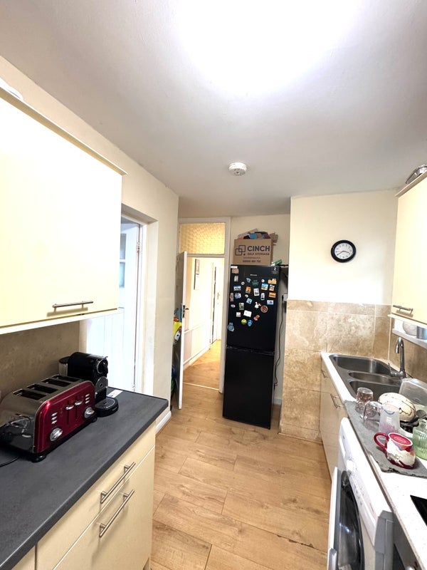 Room Ethelbert Road in Greater London