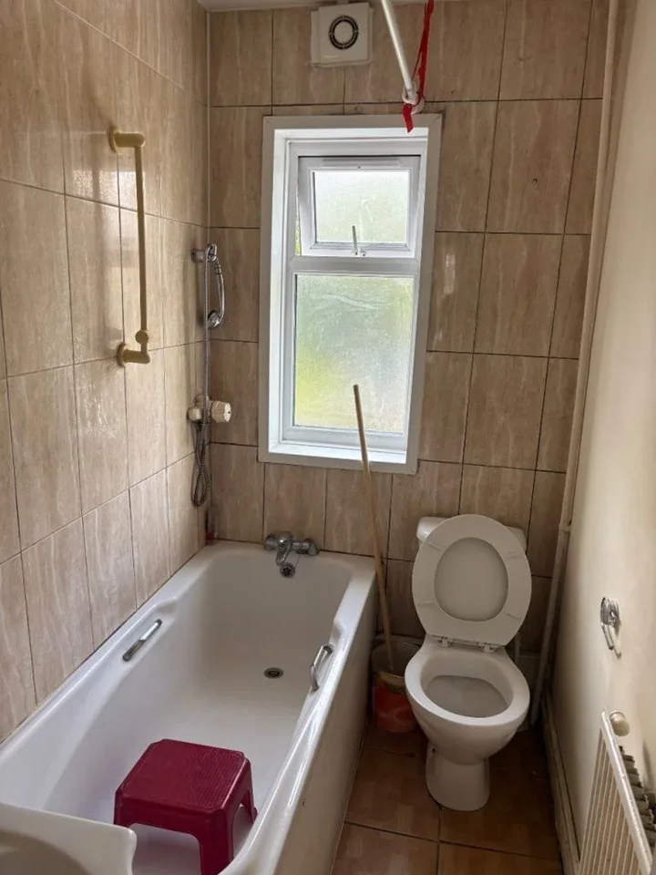 Flat Barnard Gardens in Greater London