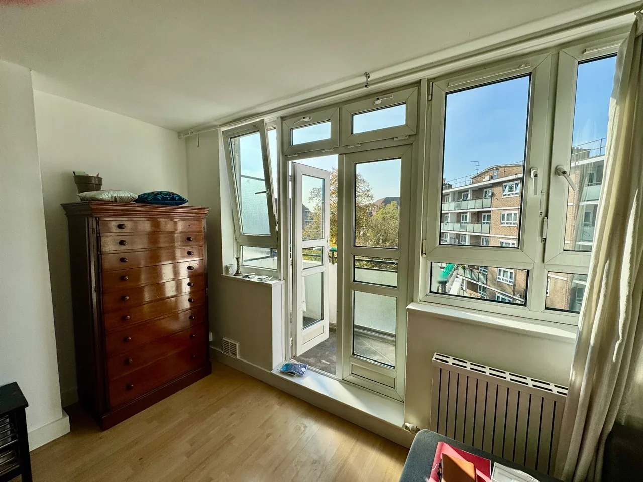 Flat Barclay Close in Greater London