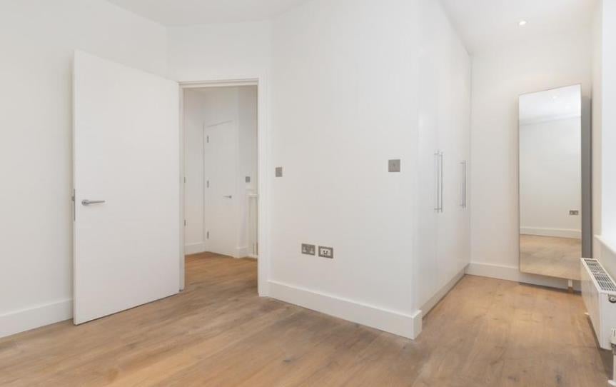 Flat Charlotte Street in Greater London
