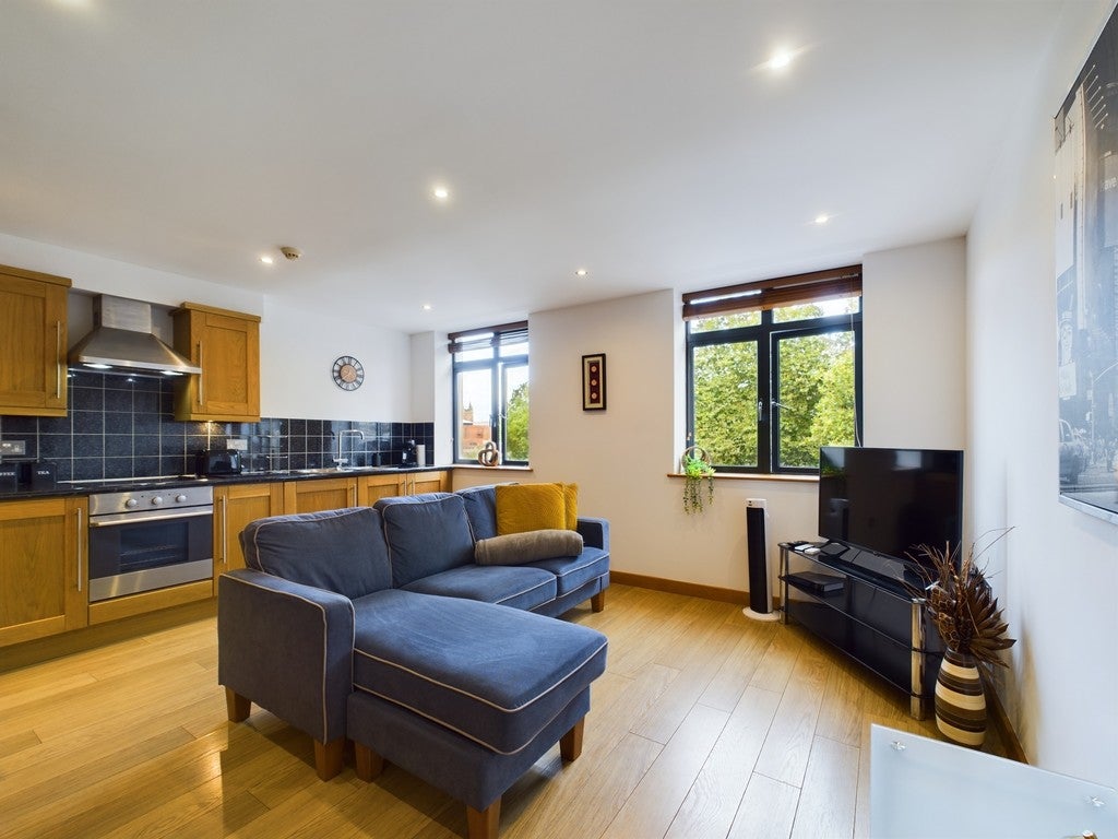 Flat Saint Stephens Avenue in Bristol