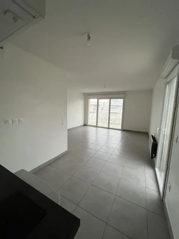 Flat Rue Louis Feraud in Arles