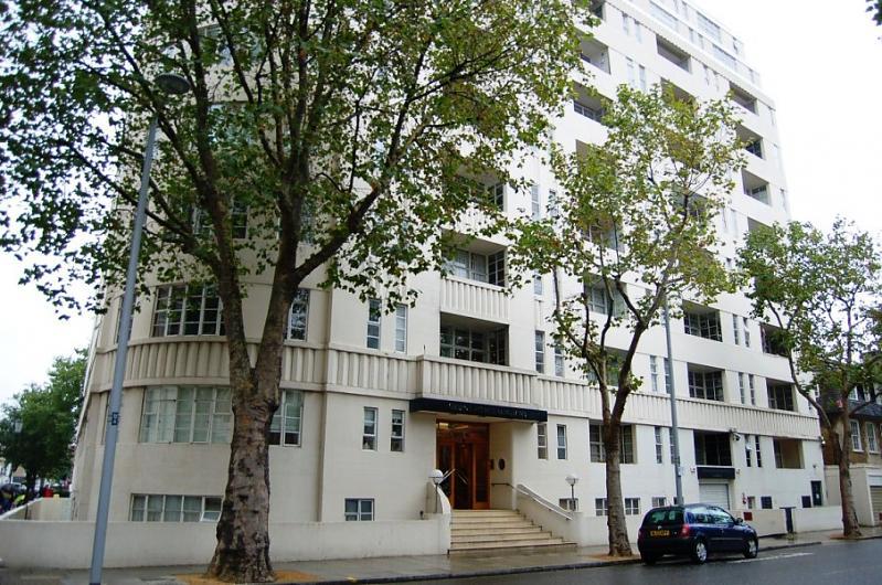 Flat Sloane Avenue in Greater London