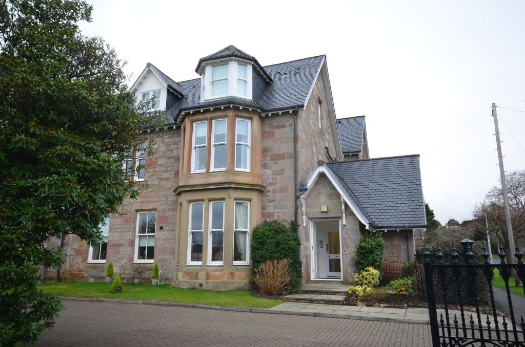 Flat Colquhoun Street in Helensburgh