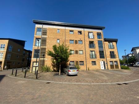 Flat Pasteur Drive in Swindon