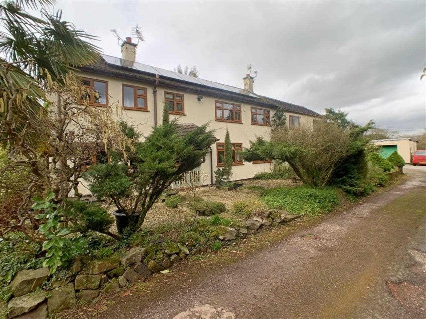 Flat Little Moss Lane in Scholar Green