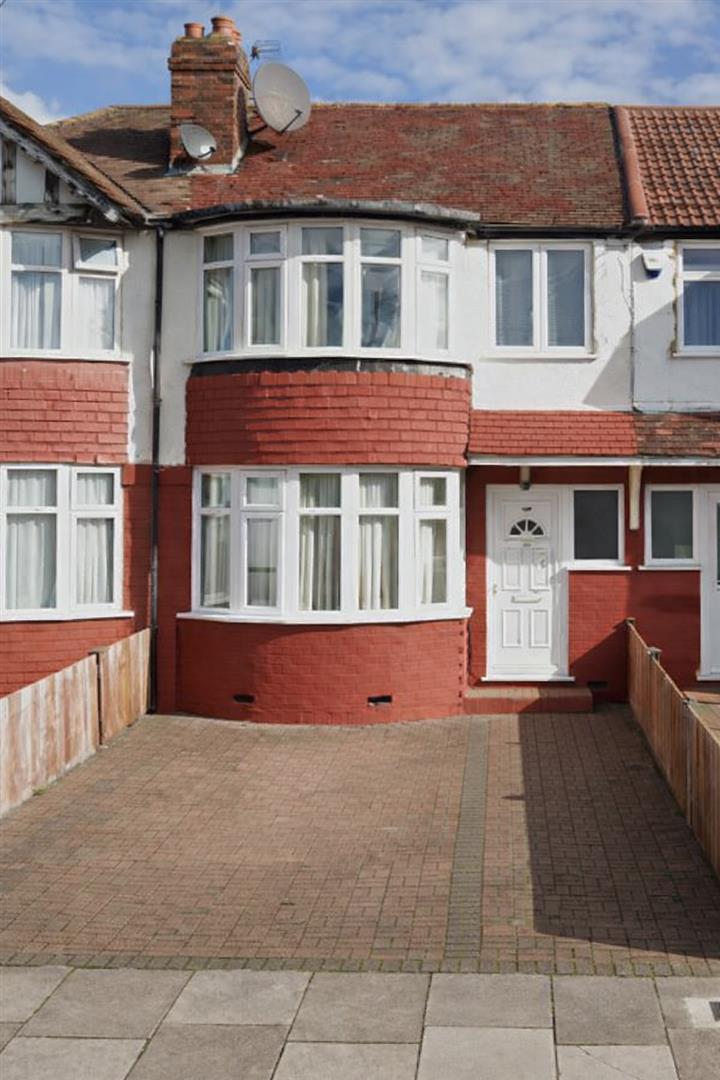 Room Woodhouse Avenue in Greater London