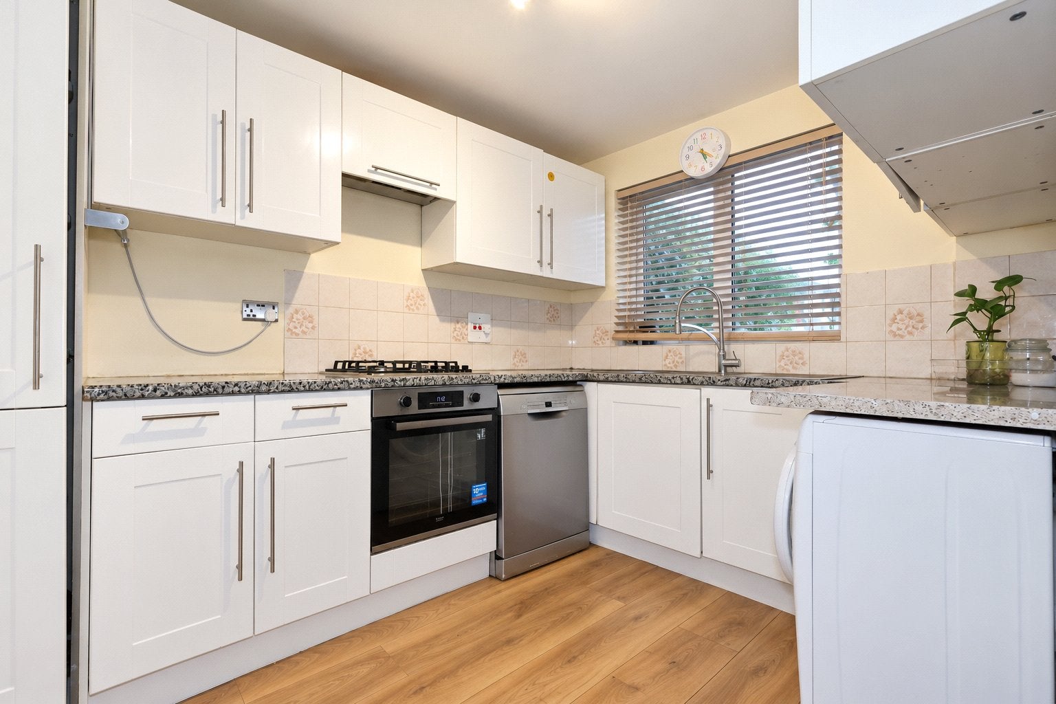 House Goldsmiths Close in Woking