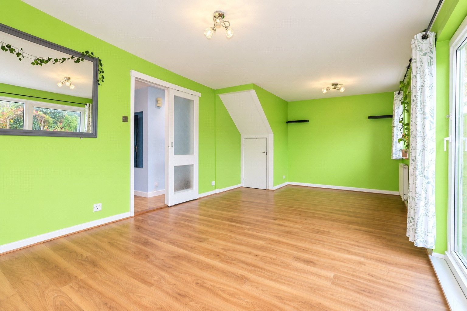 House Goldsmiths Close in Woking