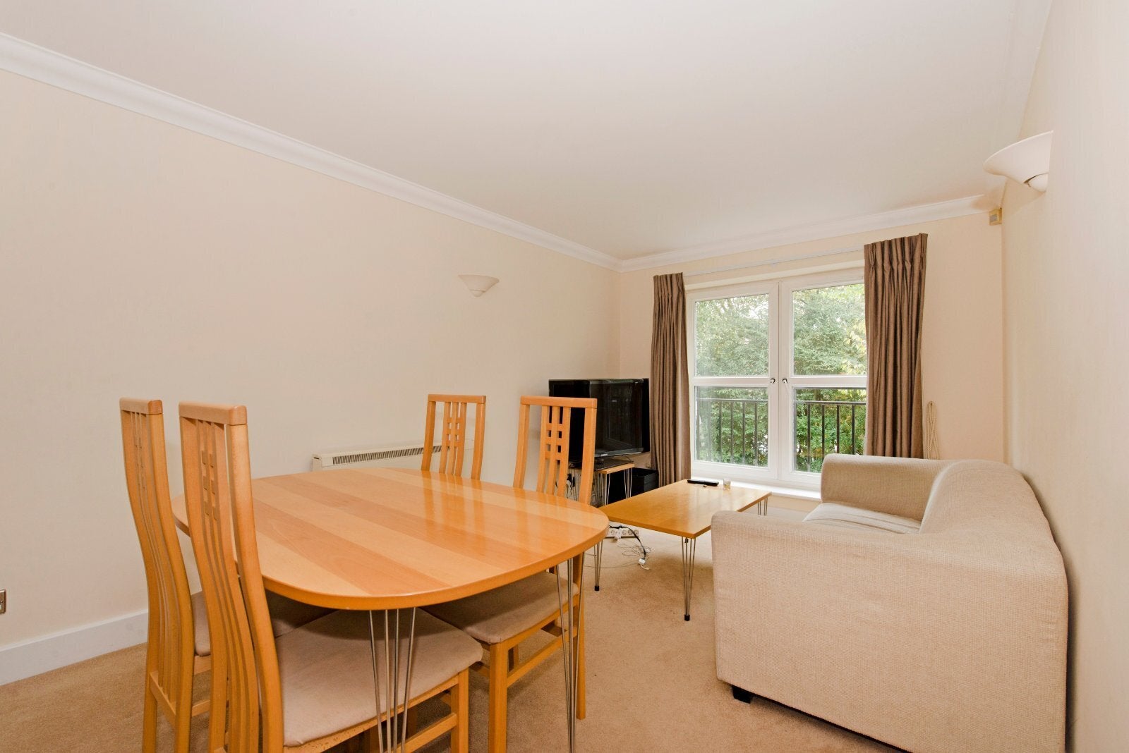 Flat Melville Place in Greater London