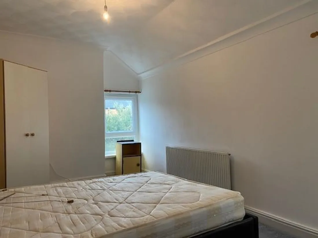 Flat Beresford Road in Cardiff