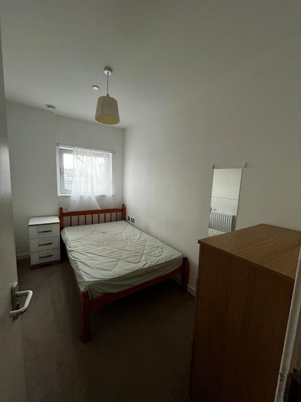 Room High Street in Greater London