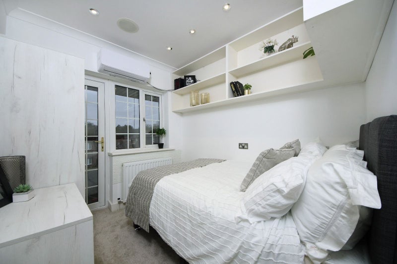 Room Covington Way in Greater London