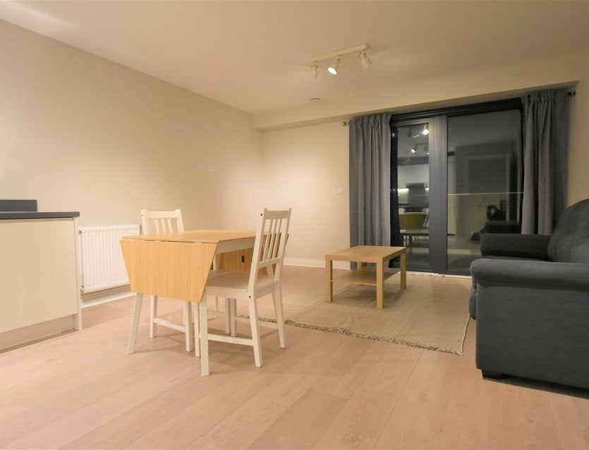 Flat Bentinck Road in Greater London