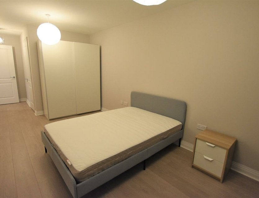 Flat Bentinck Road in Greater London