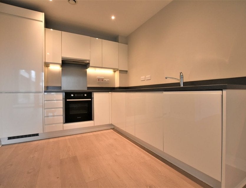 Flat Bentinck Road in Greater London