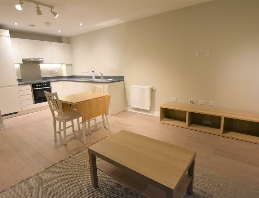 Flat Bentinck Road in Greater London