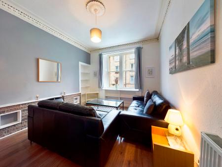 Flat Cathcart Place in City of Edinburgh