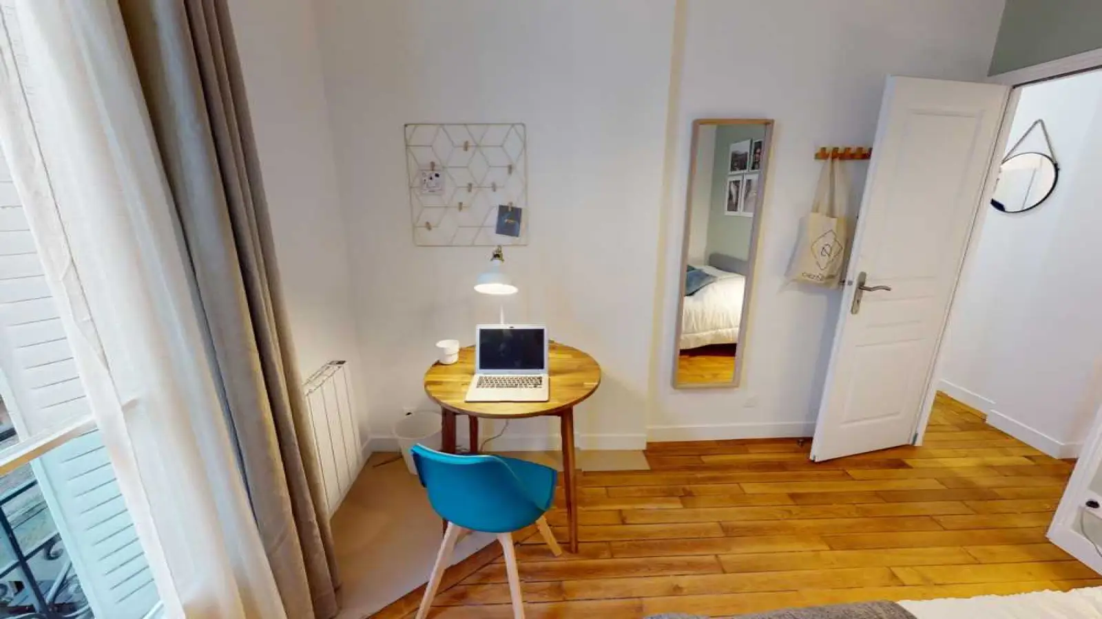 Chambre Rue Crozatier à Paris