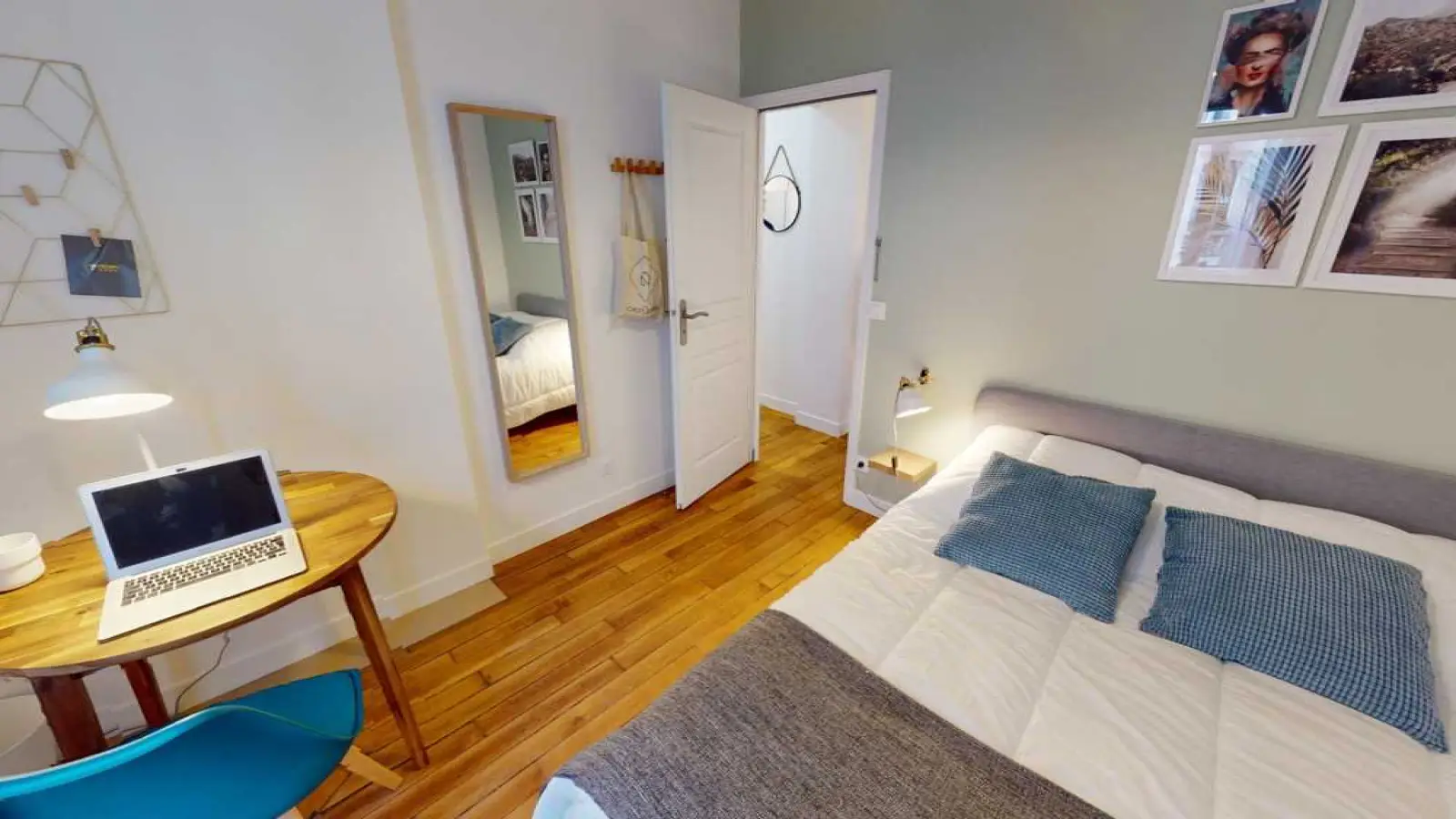 Chambre Rue Crozatier à Paris