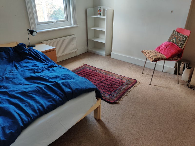Room Frobisher Street in Greater London