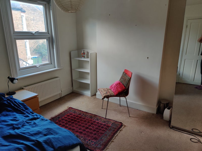Room Frobisher Street in Greater London