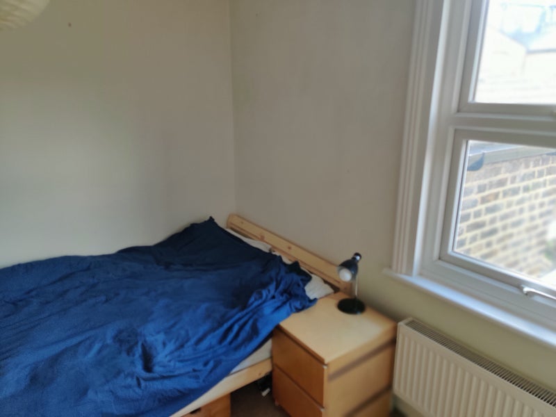 Room Frobisher Street in Greater London