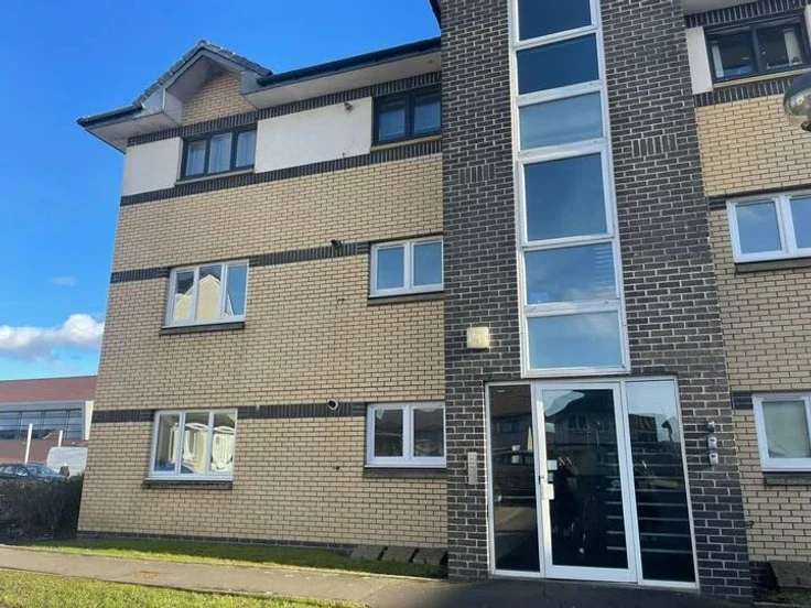 Flat Clark Street in Renfrew