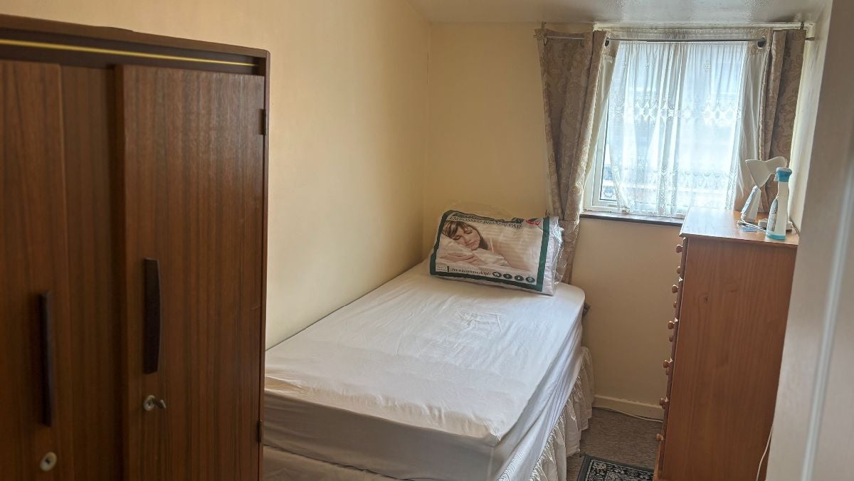 Room Corry Drive in Greater London