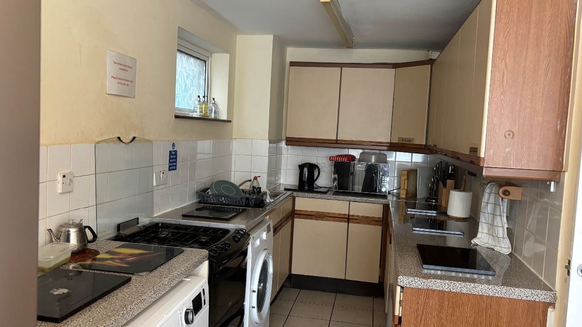 Room Corry Drive in Greater London