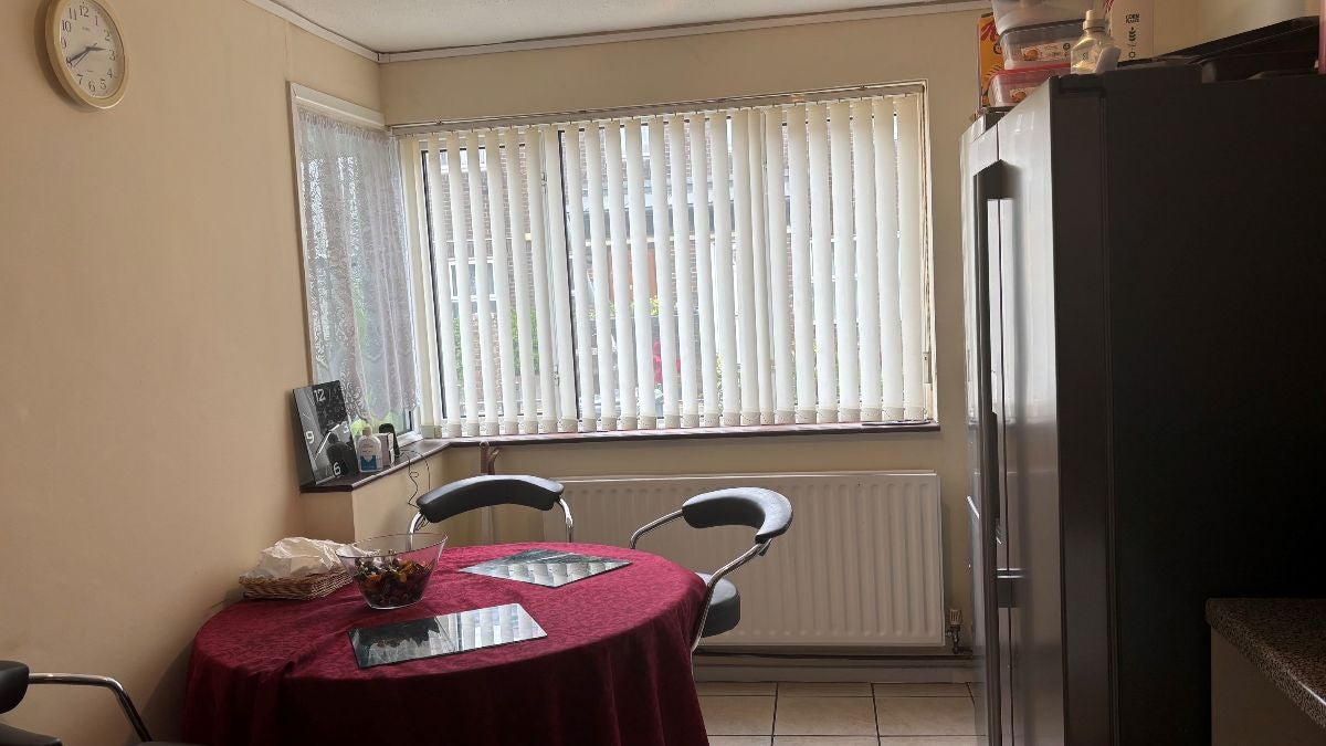 Room Corry Drive in Greater London