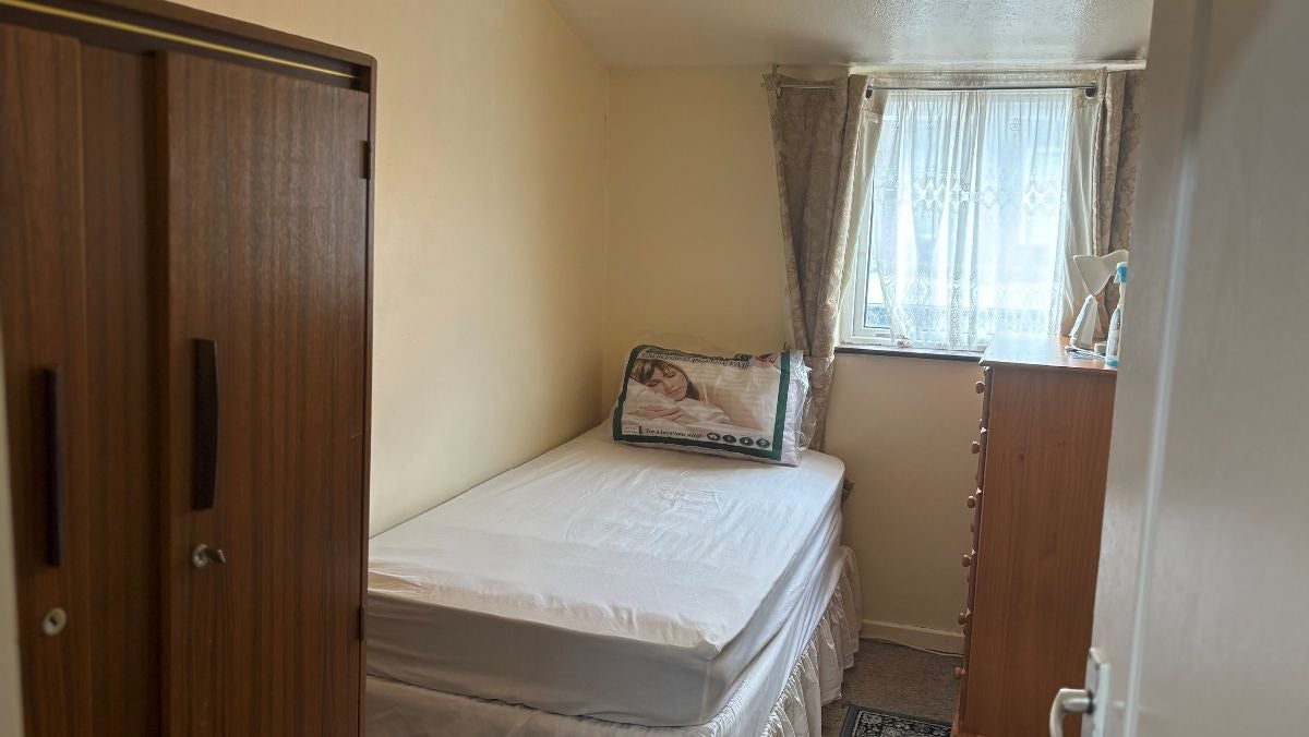 Room Corry Drive in Greater London