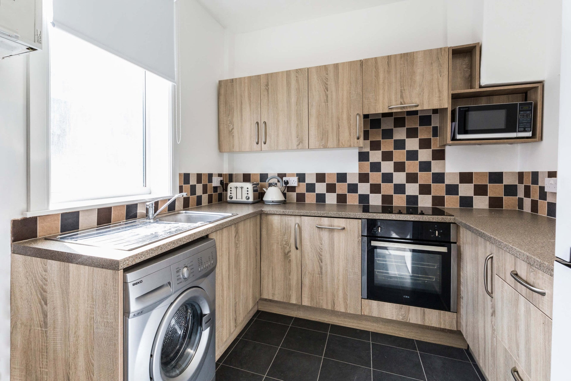 Room Hartley Grove in Leeds