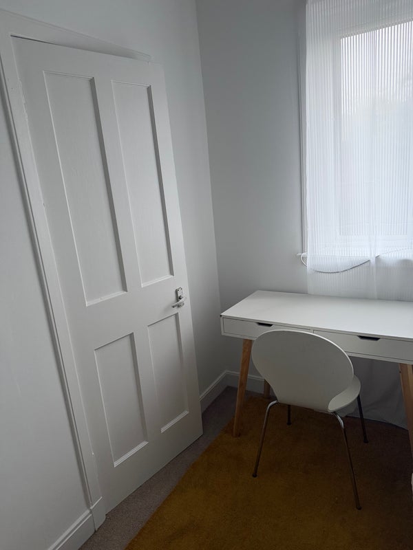 Room Hunterfield Road in Gorebridge