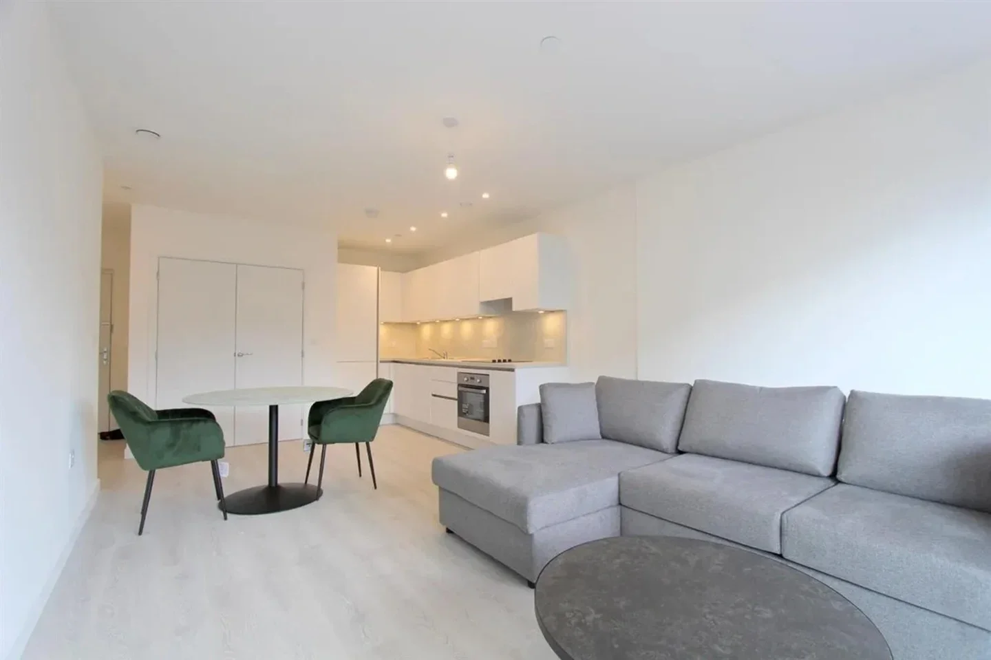 Flat East Acton Lane in Greater London