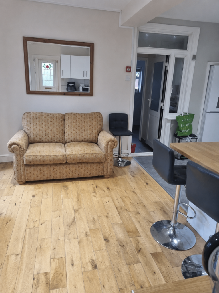 Room Woodland Road in Greater London