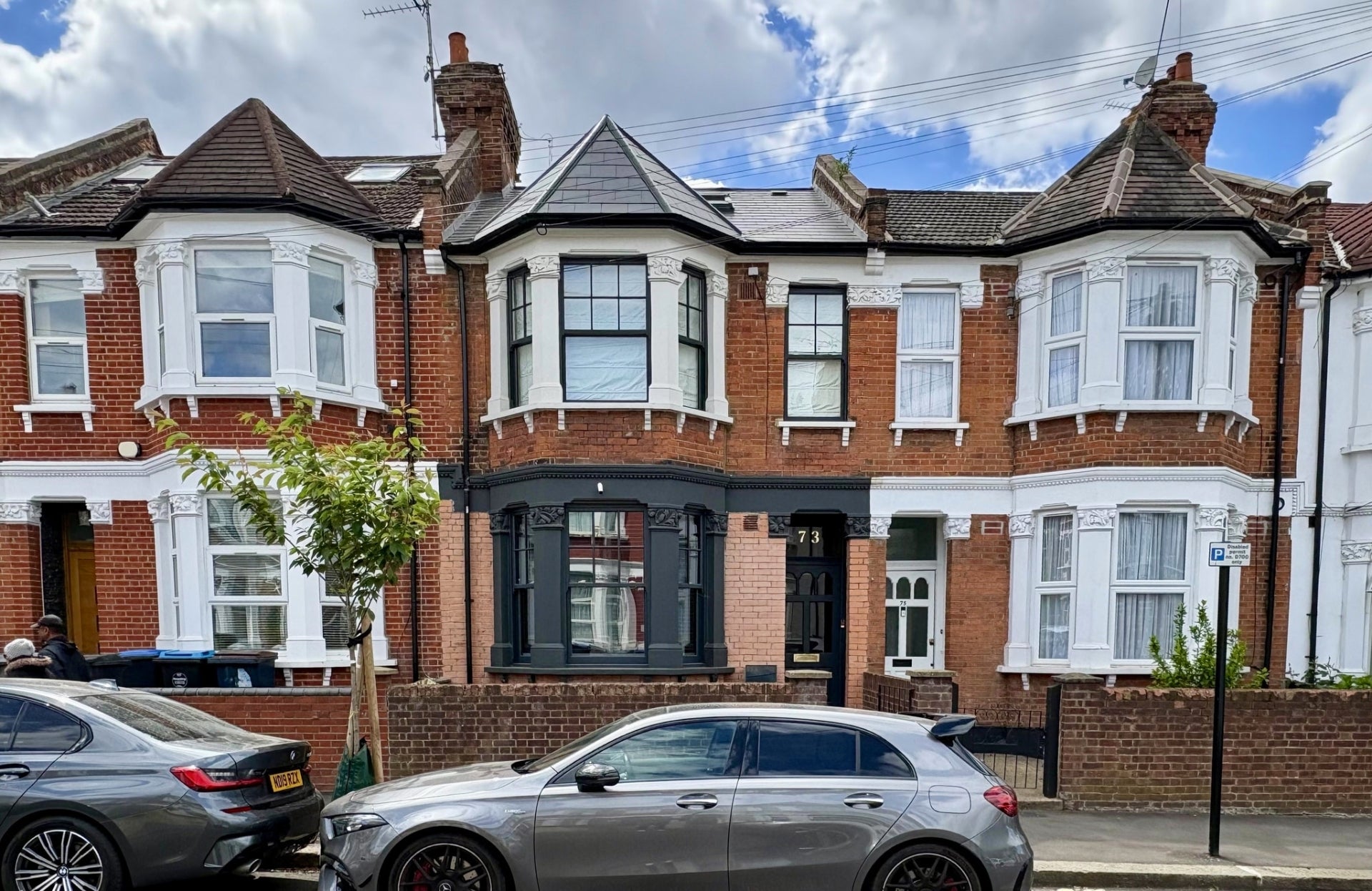 Flat Pine Road in Greater London