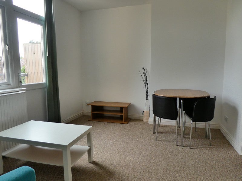 Flat Chatham Road in Trafford