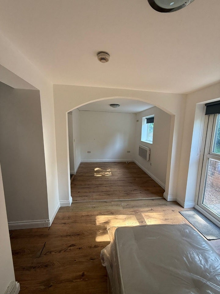 Flat Brockham Crescent in Greater London